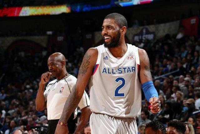 五大联赛本赛季最佳阵容 莱万搭档萨拉赫冲锋陷阵